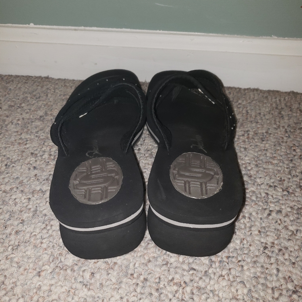 Sketchers women's flip flops shoes size 8 slip ons